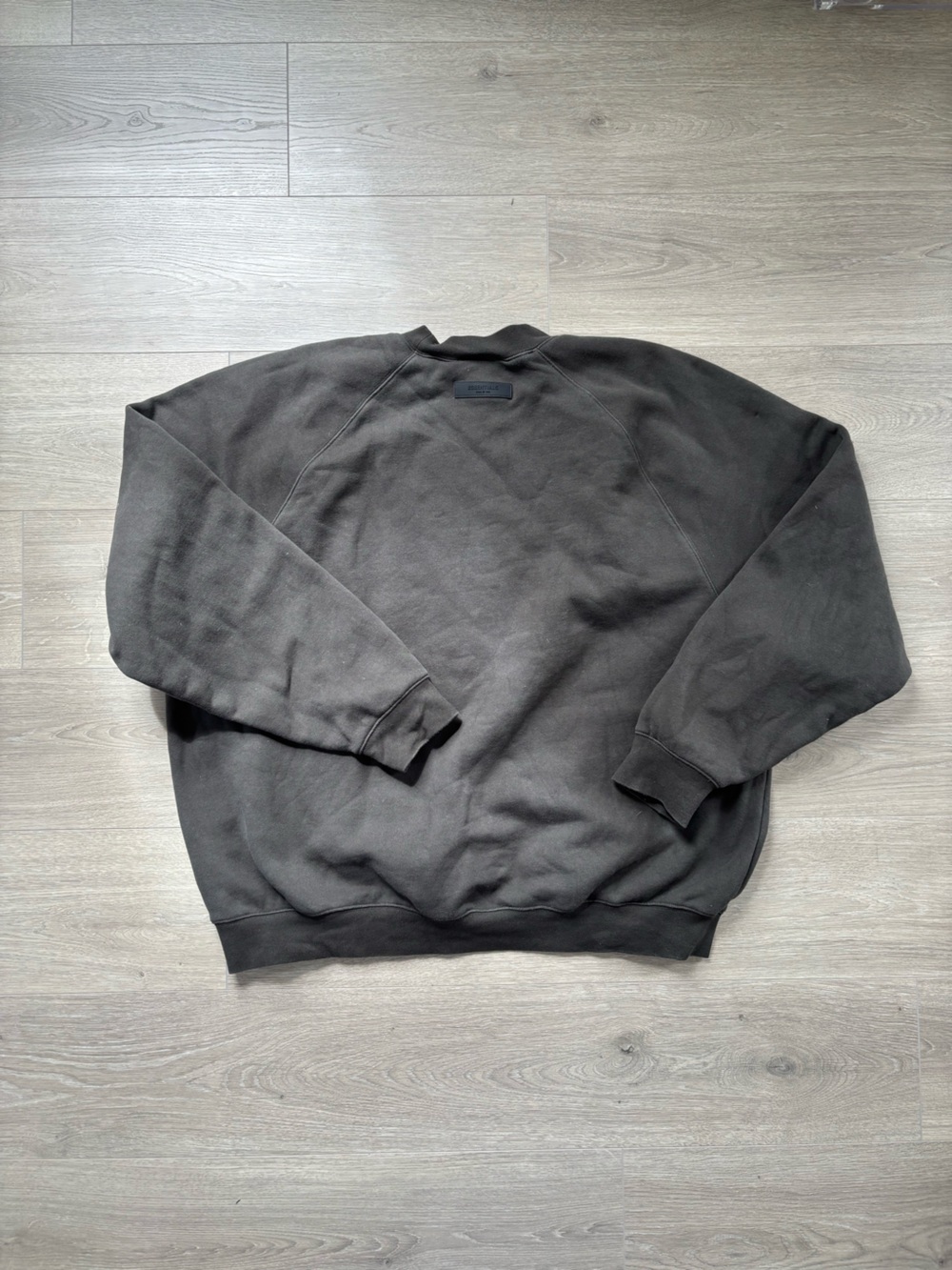 Fear of God Essentials Crewneck - Picture 4 of 5